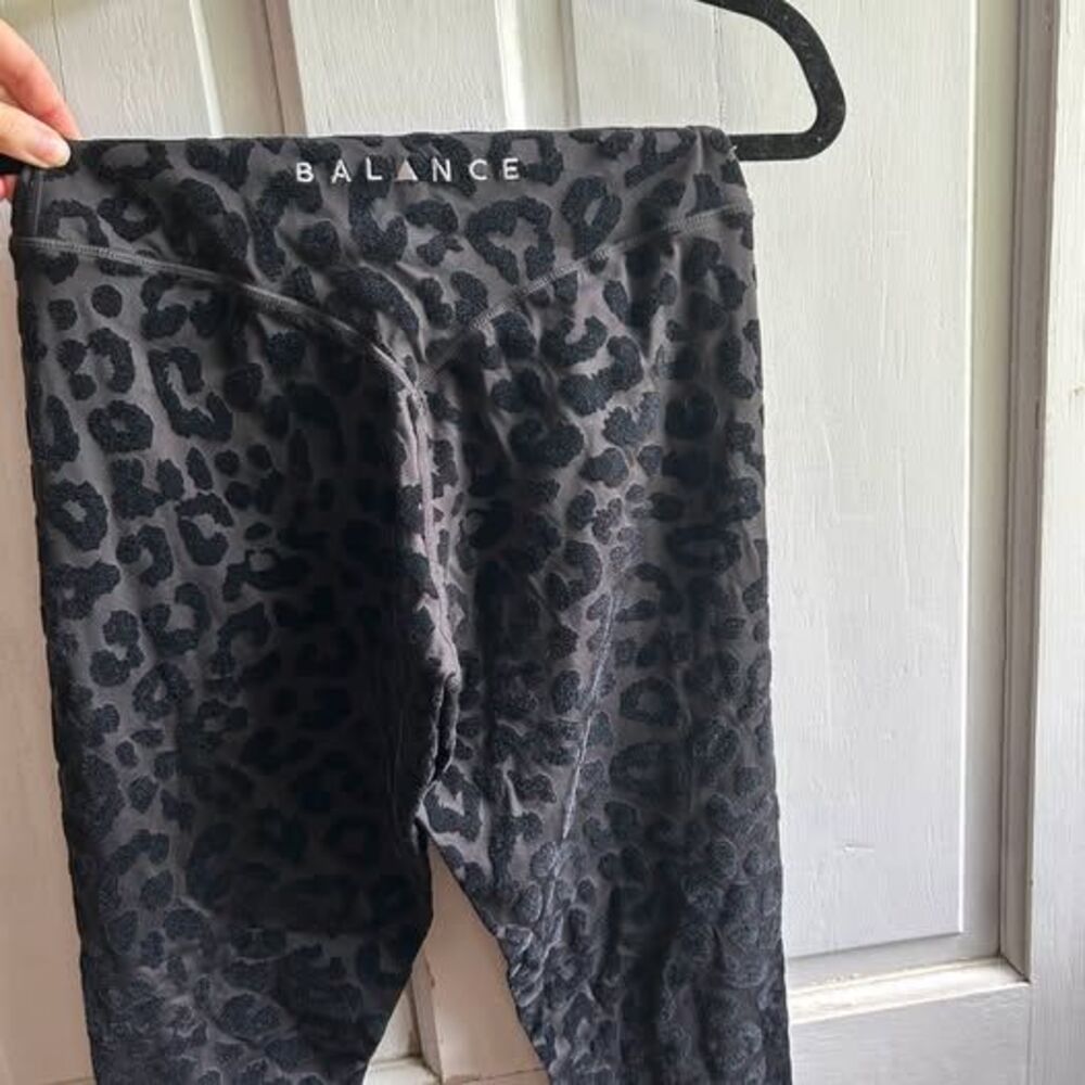 Balance Athletica Leopard Print Leggings Size M